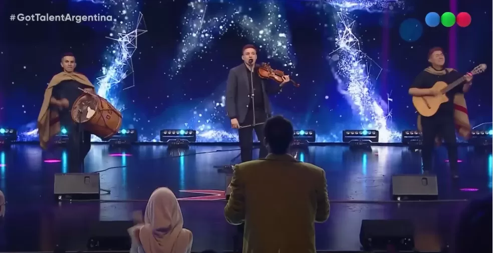 Una banda tucumana deslumbró en Got Talent con su música y recibió increíbles halagos de Abel Pintos y Florencia Peña.