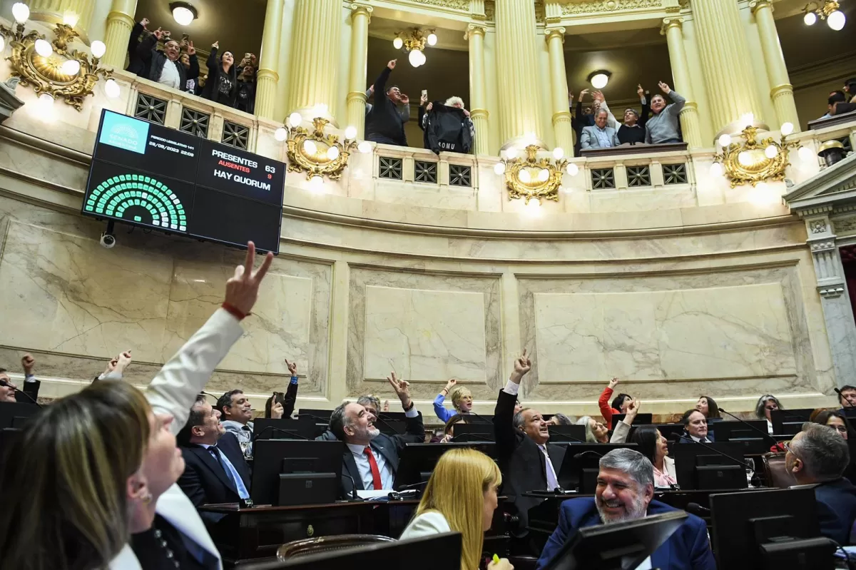 Ganancias: Ávila habla de demagogia; los senadores peronistas de “justicia”