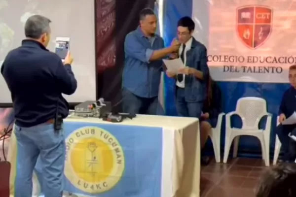 Estudiantes, en un diálogo con un astronauta en órbita