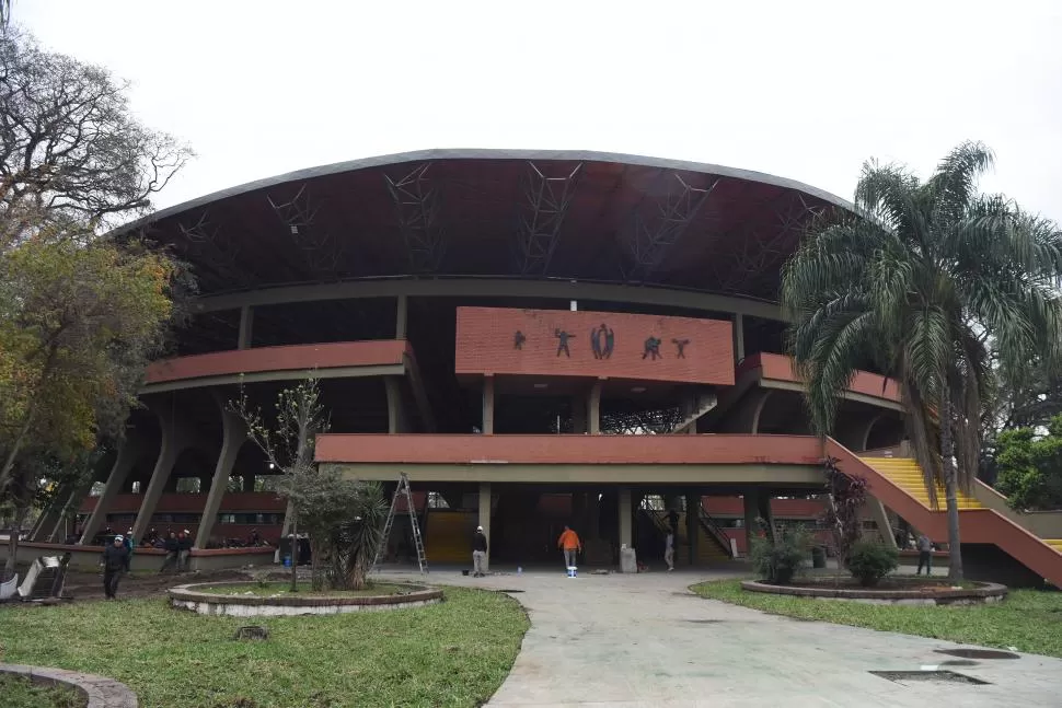 ASÍ SE VE. El renovado Palacio de los Deportes se abre hoy para festejar el cumpleaños número 338 de San Miguel de Tucumán. La Gaceta / fotos de Analía Jaramillo / Archivo / Municipalidad SMT