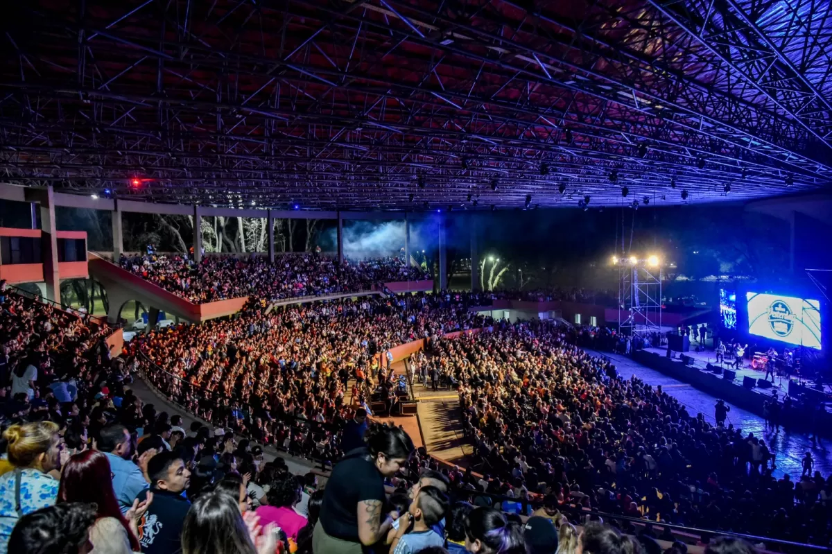 El Palacio de los Deportes recuperó su esplendor en los festejos por el “Día de la Ciudad”