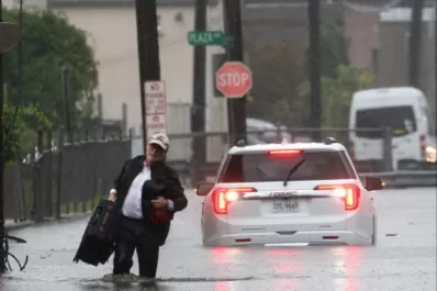 Inundaciones en Nueva York: declararon la emergencia por las lluvias y suspendieron el transporte