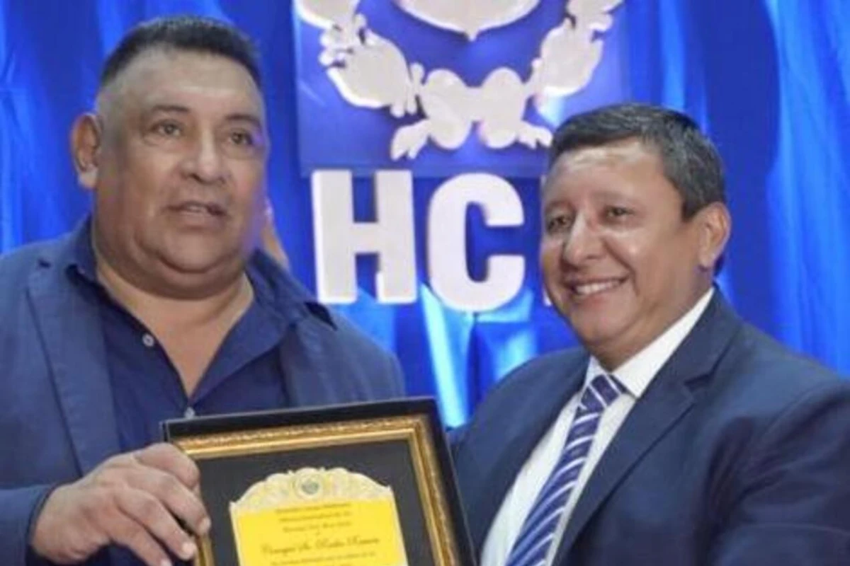 El presidente del Concejo bandeño dice que un edil del PRO quiere “embarrar la cancha”