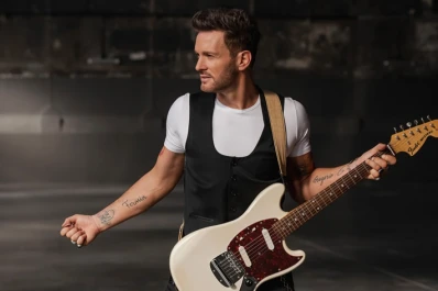 Llega Axel, con la esencia romántica intacta