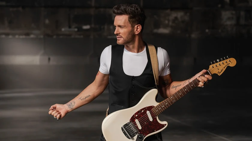 20 AÑOS CANTANDO. Hoy va a recorrer desde sus canciones clásicas hasta la última, “Efecto Dominó”.