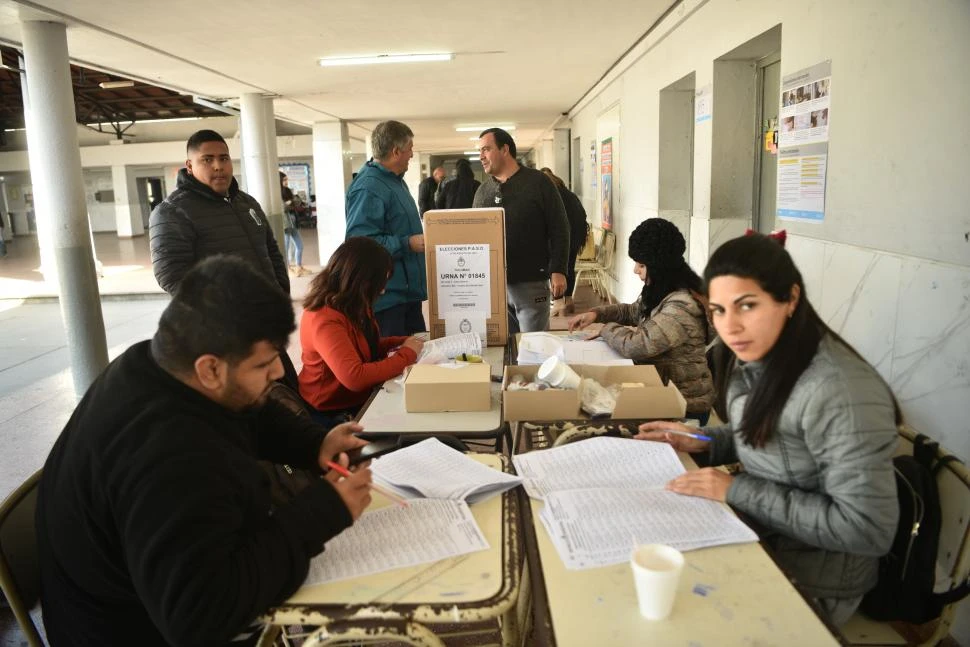 Las autoridades de mesa que falten a la elección podrán ir presos, advirtió la Justicia