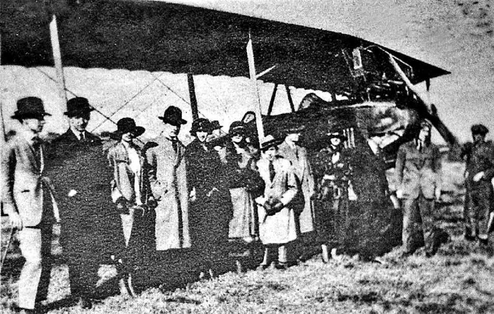 EN 1922. El “Cóndor” era uno de los aviones del Aero Club y sus vuelos eran claves para llegar hasta Tafí del Valle.