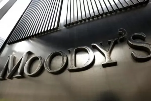 En Moody’s aseguraron que el mercado ve difícil que Milei cumpla con sus pagos de deuda