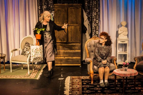 Teatro Alberdi: un plan absurdo, disparatado y drástico