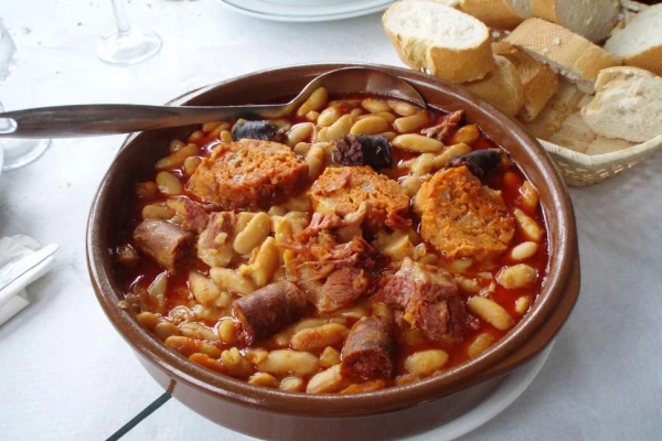 Cocina & colectividades: la fabada, plato insignia de la cocina asturiana