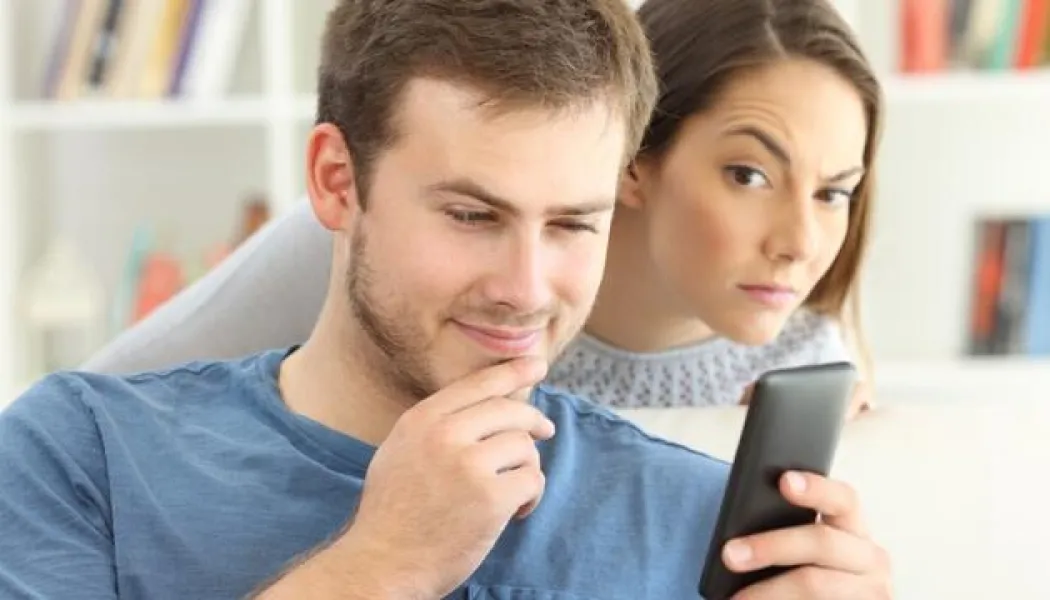 Control extremo o falta de atención: dos comportamientos opuestos que se consideran tóxicos