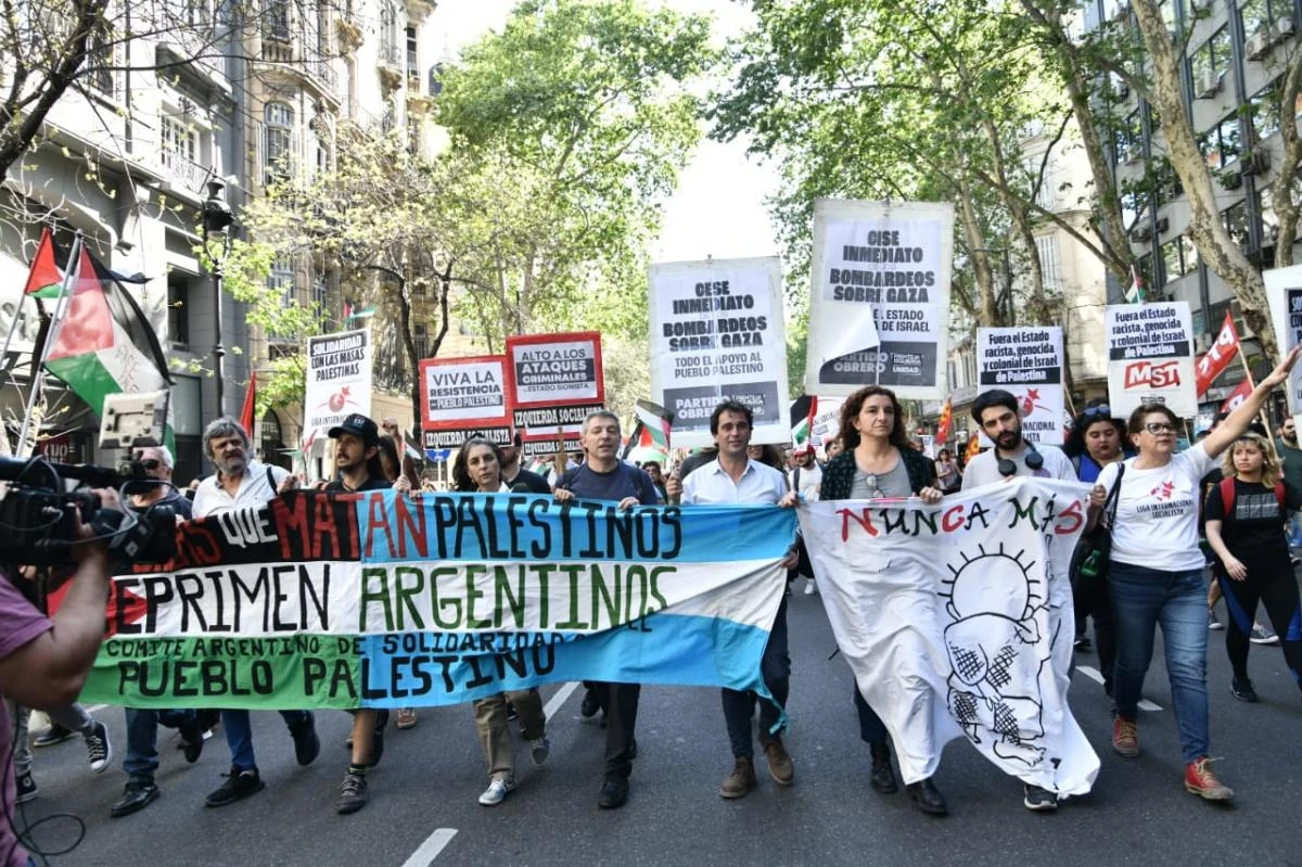 La izquierda también marchó, pero a favor de Palestina