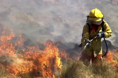 Fuego en Córdoba: lo habría iniciado un joven que prendió una fogata para calentar la pava
