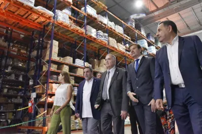 Osvaldo Jaldo destacó los avances de la droguería Cofaral: Es un orgullo para los tucumanos