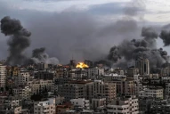 Israel ataca Gaza por aire y prepara la invasión por tierra