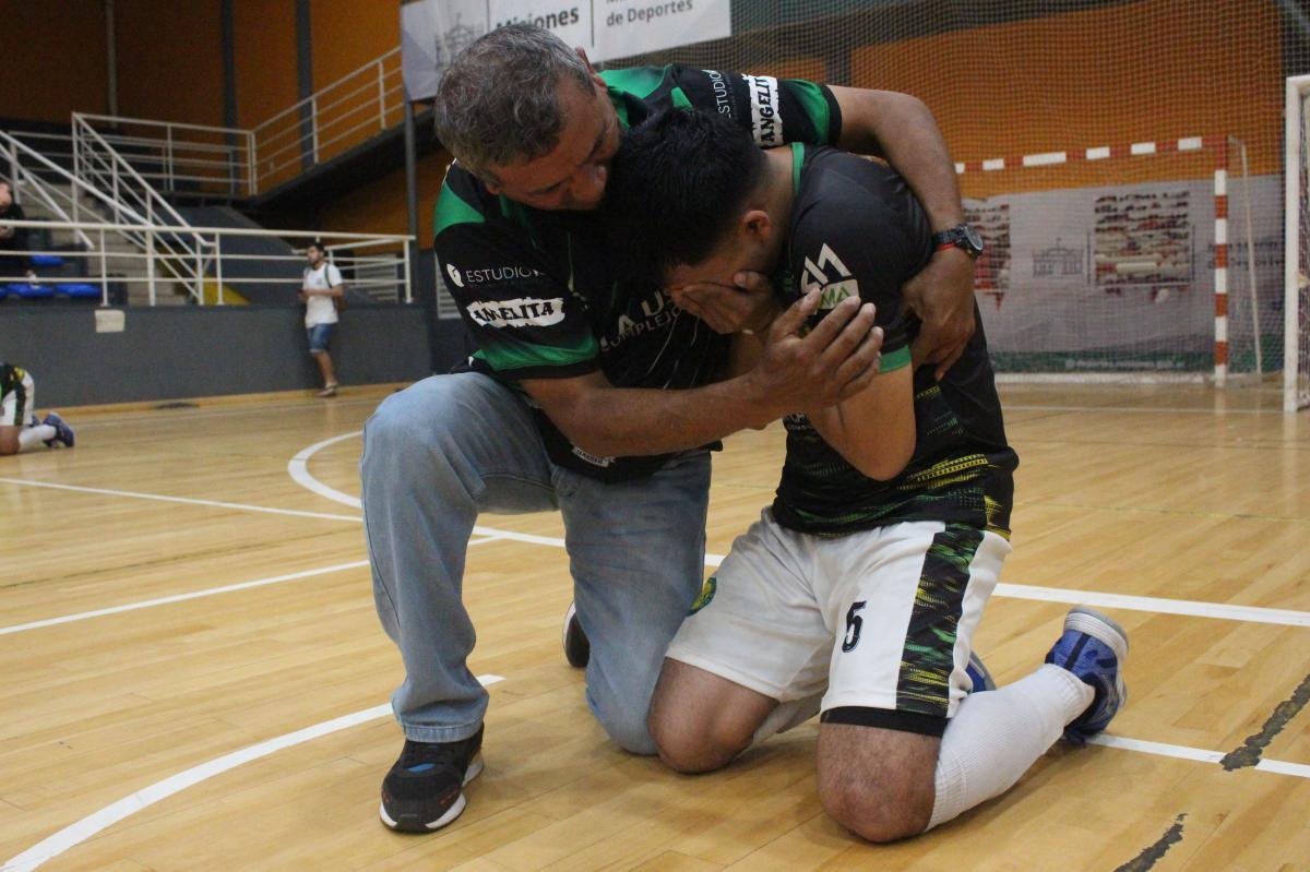 UNA PASIÓN. La familia Córdoba siempre se mantuvo ligada al fútbol tucumano. 