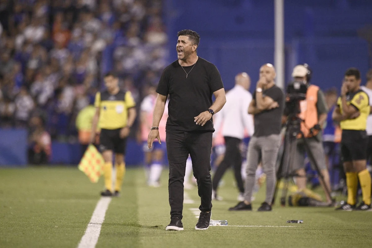 ILUSIONADO. Sergio Gómez confía en que el equipo terminará festejando la clasificación a la Copa Sudamericana.  Foto: Matías Nápoli / Especial para La Gaceta