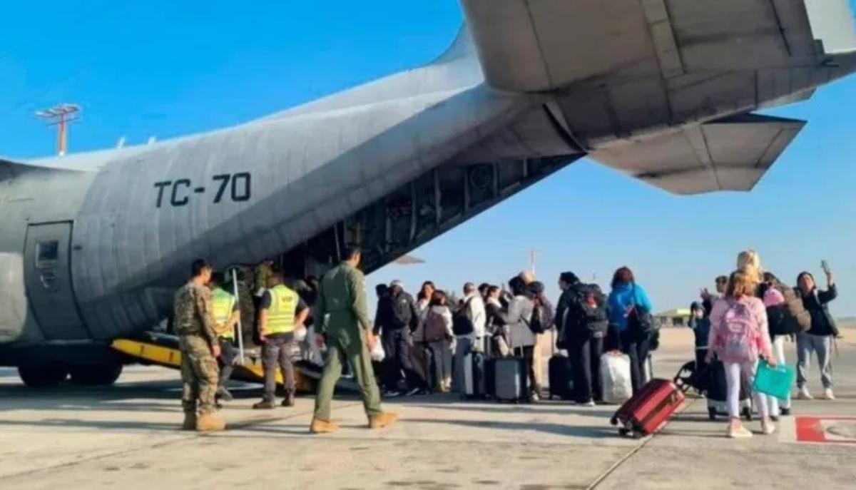 El primer grupo de argentinos repatriados de Israel