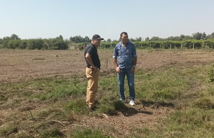 SAN ANDRÉS. Dulor y Leito recorrieron los terrenos del nuevo predio.