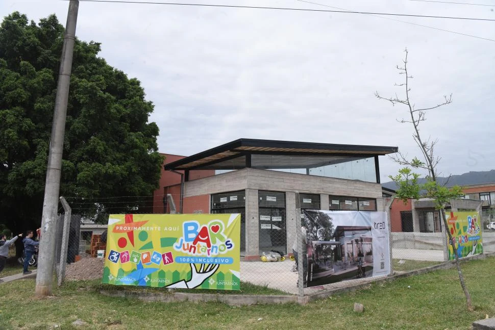 PRÓXIMA APERTURA. Así está, en obras, el Bar Juntarnos. Se ubica en avenida Perón al 2400.
