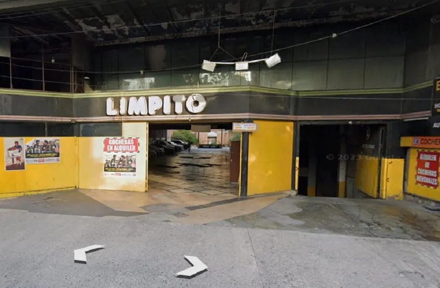 Si me ponés la denuncia, voy a mandar a matarlos: detenido tras robar en un estacionamiento