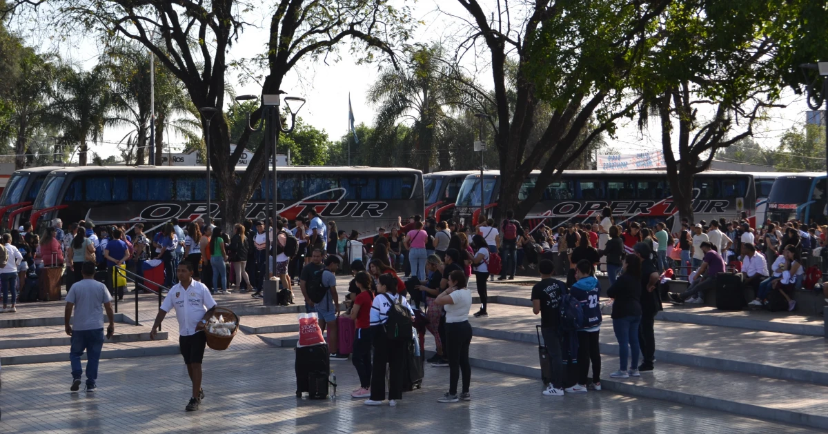 Partida de los alumnos. FOTO MUNICIPALIDAD BANDA DEL RÍO SALI