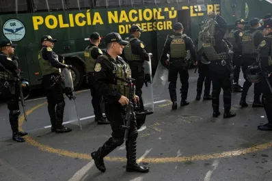 Perú recibe a Argentina en “estado de emergencia”