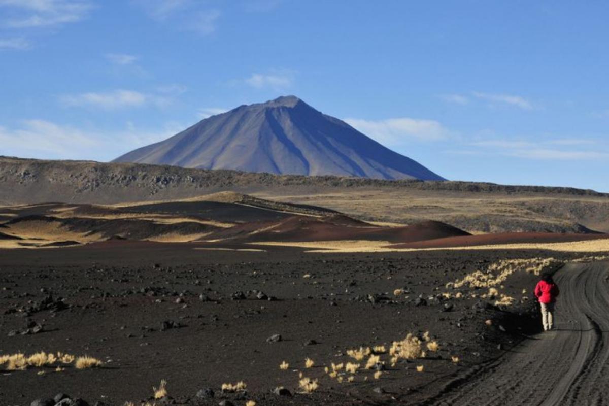 Vacaciones 2023/24: conocé el desierto negro, un viaje a otro planeta sin salir de Argentina