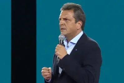 Sergio Massa: “El domingo decidimos si el trabajador tiene derechos o si es un esclavo”