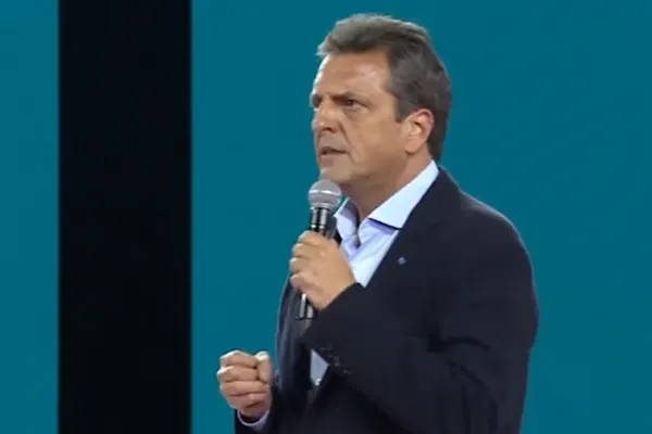 Sergio Massa: “El domingo decidimos si el trabajador tiene derechos o si es un esclavo”