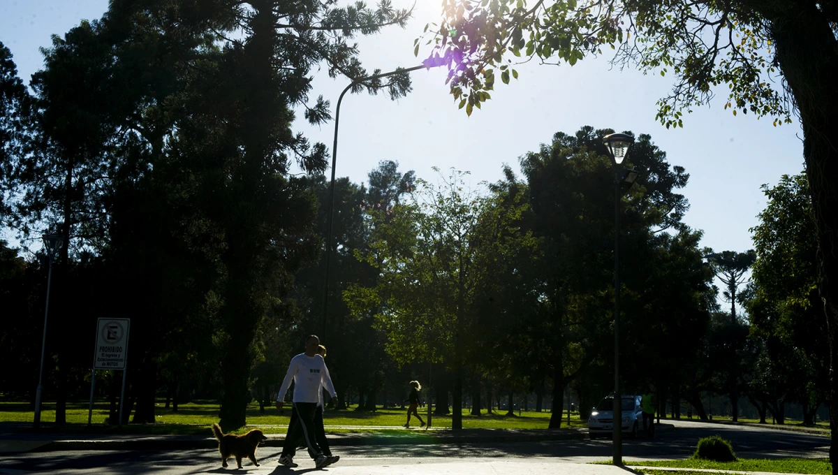 CALOR. El cielo permanecerá despejado y volverá a subir la temperatura en Tucumán.
