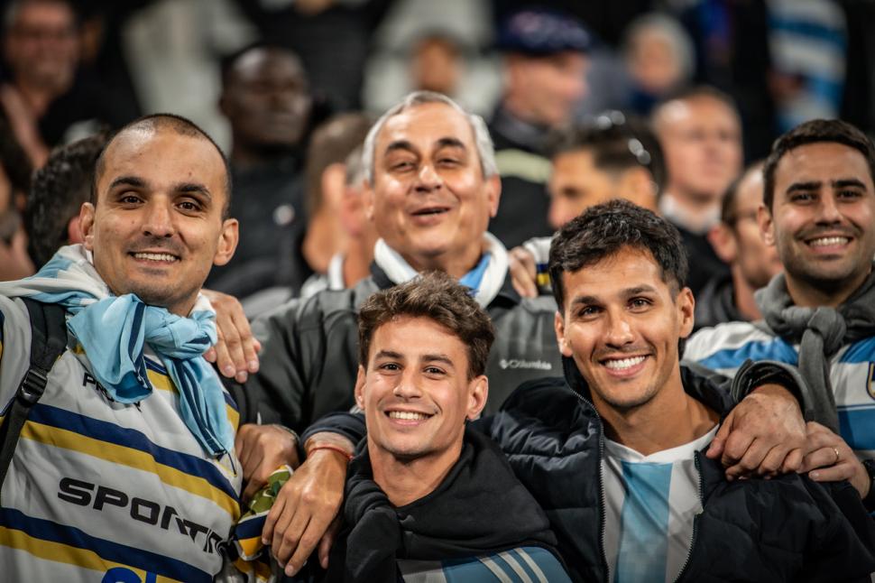 “BENJAMINES”. Carlos Cáceres, Santiago Rez Masud y Federico Haustein alentando a Los Pumas.