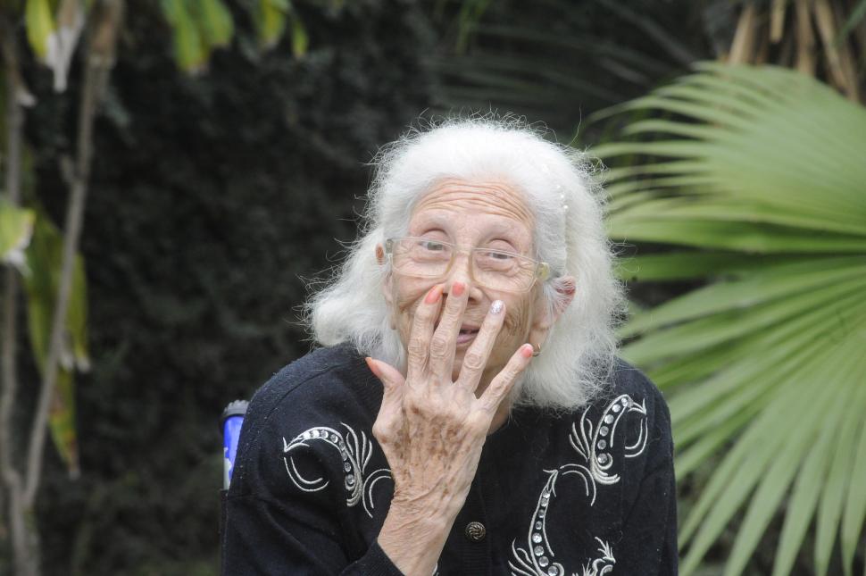 PROTAGONISTA. Yolie Moreno mantiene muy vivos los recuerdos de lo ocurrido hace seis décadas. LA GACETA / FOTO DE ANTONIO FERRONI