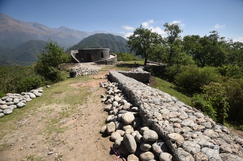 UN PAISAJE ESPECTACULAR. El mirador ubicado en La Banderita se ubica a 1.846 metros sobre el nivel del mar, y permite una vista privilegada. LA GACETA / FOTOs DE Osvaldo Ripoll