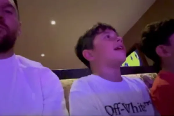 Lionel Messi filmó a sus hijos cantando en un show de Ed Sheeran y son furor en las redes sociales