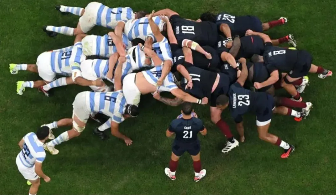 INTENSO. Las formaciones fijas, como el scrum, harán la diferencia entre Argentina e Inglaterra.