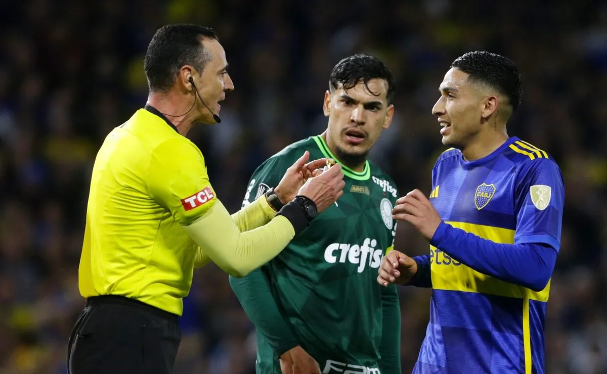 ANTECEDENTE. Roldán viene de dirigir a Boca, en la ida de la semifinal ante Palmeiras. FOTO TOMADA DE BOLAVIP. 