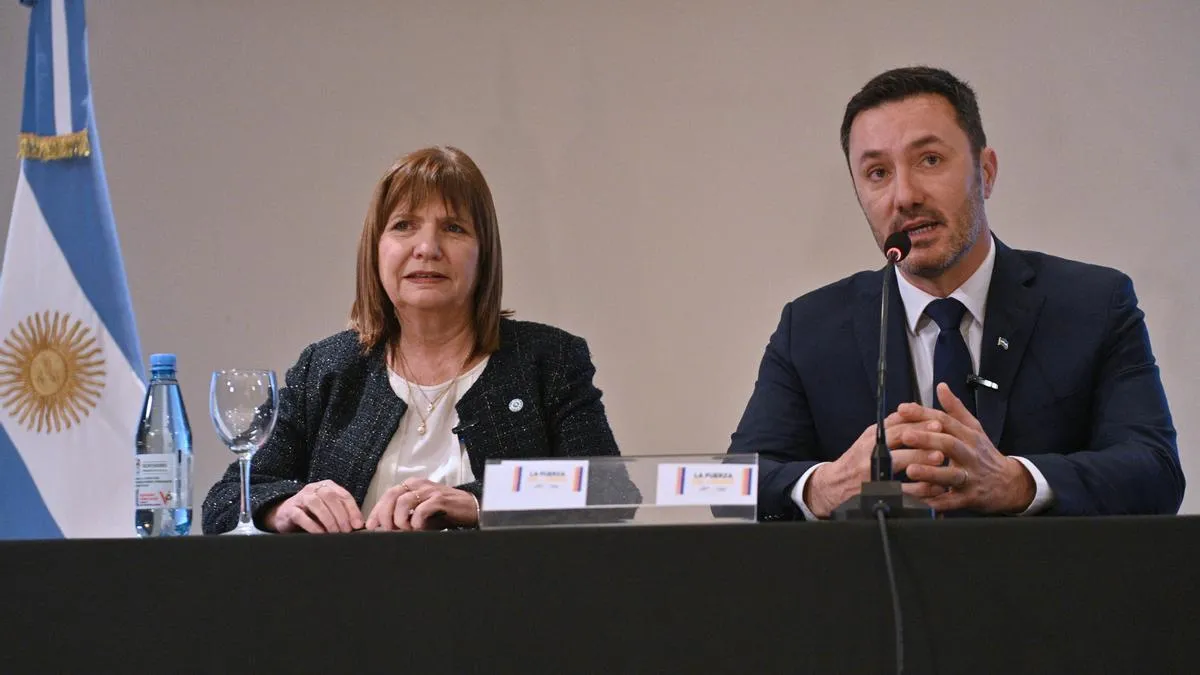 Luis Petri junto a Patricia Bullrich