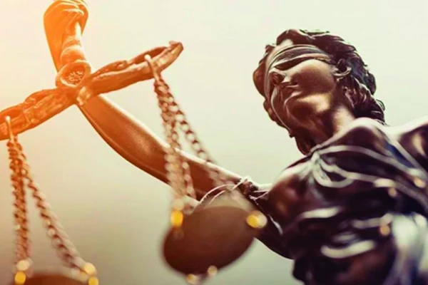 Cincuenta y dos ternas y ningún juez