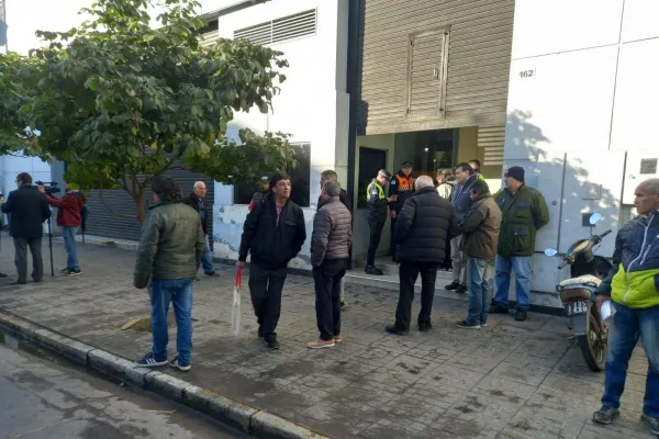 Prisión preventiva para un policía por amenazas de bomba a Trabajo y la Escuela Sarmiento