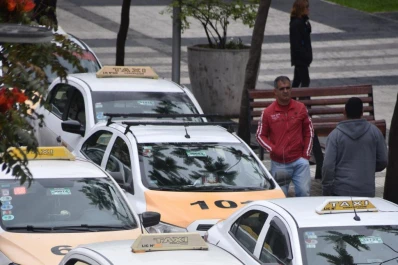 Tarifa de taxis en el Sur: el nuevo Concejo Deliberante tratará la suba el lunes