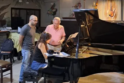 Los sonidos electrónicos y el piano “De los atardeceres”