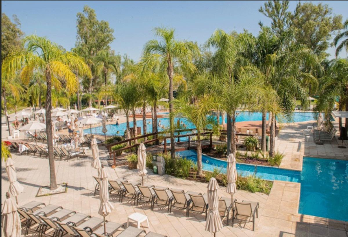 EN TERMAS. El predio del Hotel Los Pinos Resort, el primer all inclusive del país.