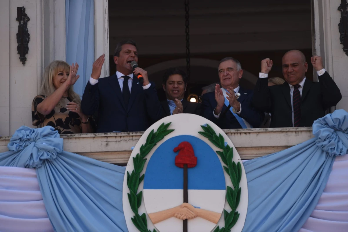 EN TUCUMÁN. Sergio Massa, junto a Jaldo, Acevedo, Chahla y Manzur, en la visita de este domingo. Foto de LA GACETA / JUAN PABLO SÁNCHEZ NOLI