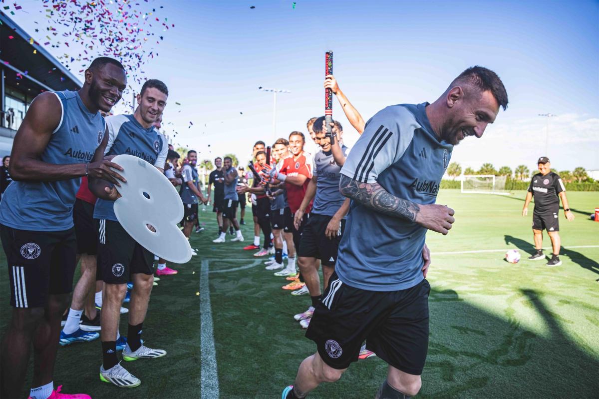 En Inter Miami recibieron a Messi con el pasillo de campeón y cotillón