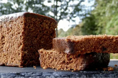 Cómo preparar el nutritivo bizcochuelo de avena, yogurt y manzana, súper recomendado para incluir en tus meriendas