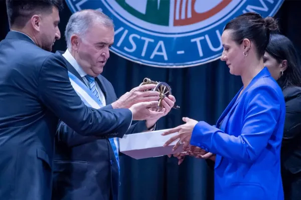 El inédito y valioso regalo que le hicieron a Jaldo en Bella Vista