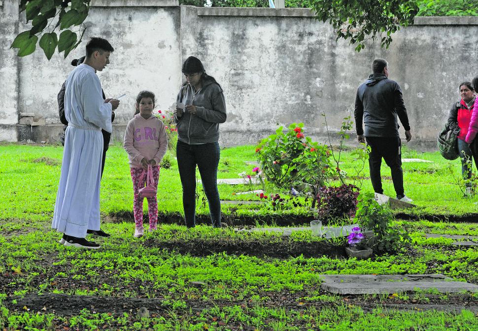 Homenajes y recuerdos en el Día de los Fieles Difuntos