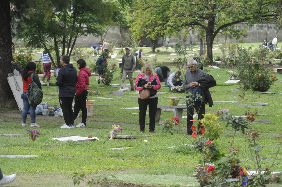 Homenajes y recuerdos en el Día de los Fieles Difuntos