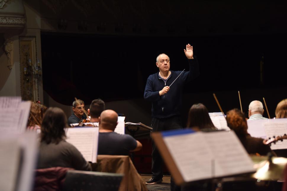 ROBERTO BUFFO. Conductor de la Sinfónica, hoy director general.